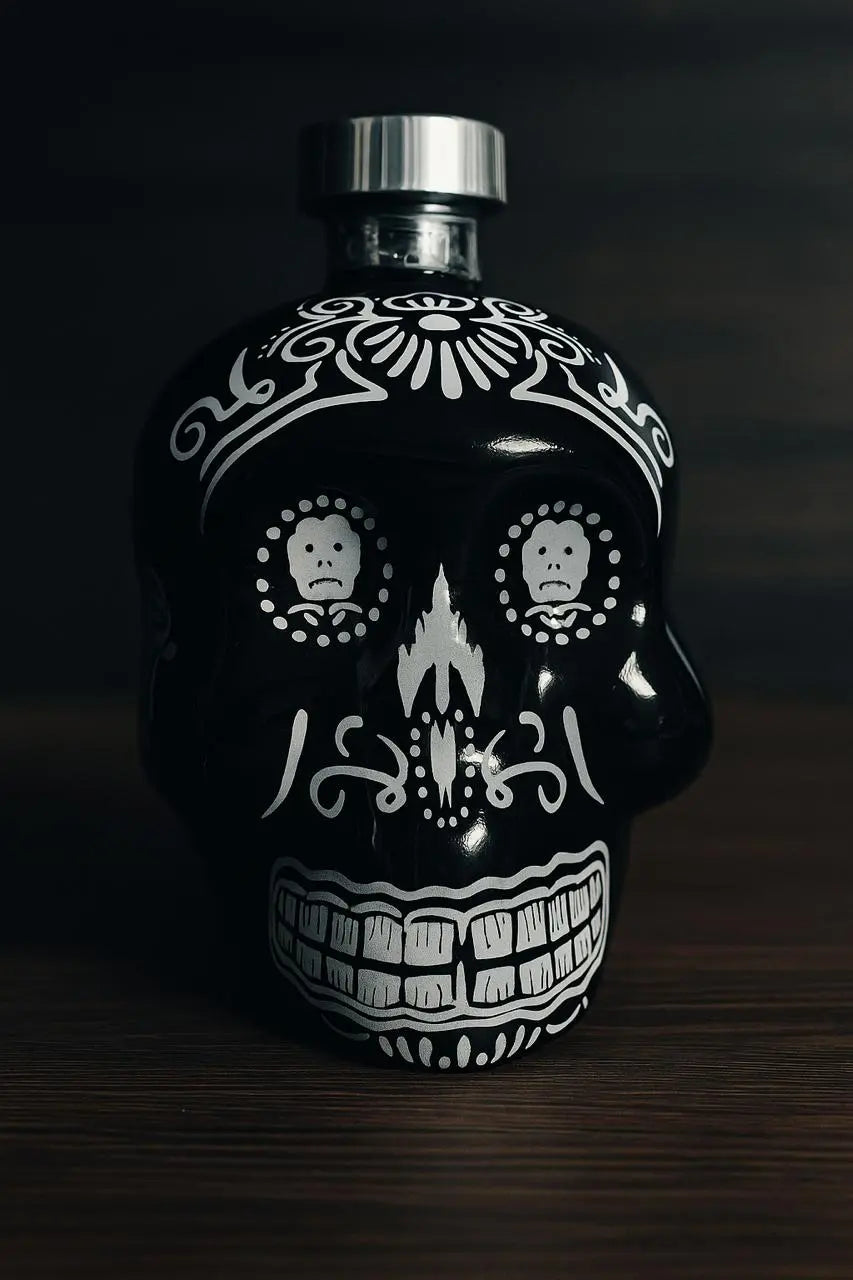 KAH Tequila Añejo Hand Painted Skull Bottle 70cl - RV Drinks