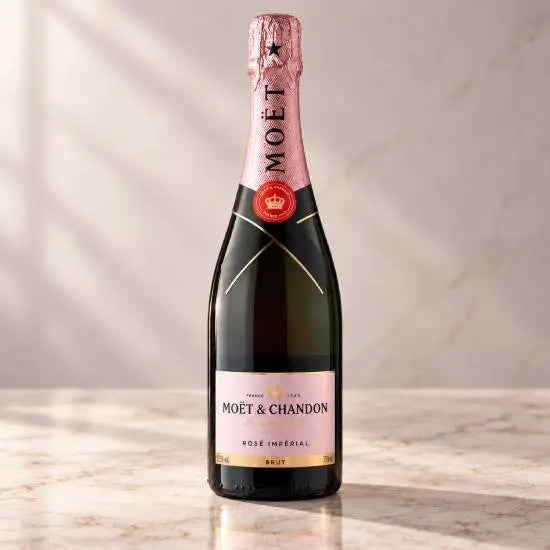 Moët Rosé Impérial champagne, label close-up